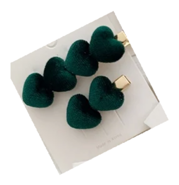 2 piece green velvet luxury heart clips